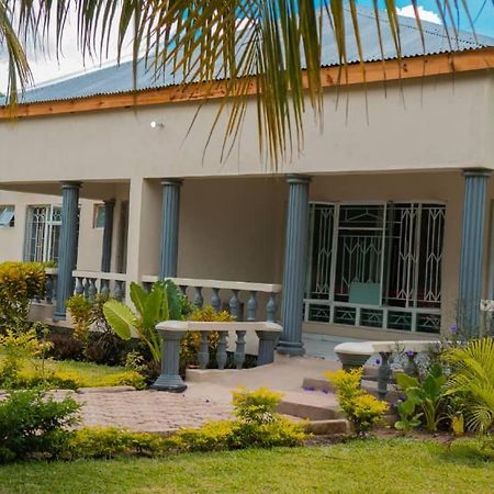 Adams Lodges Ltd Mangochi Экстерьер фото